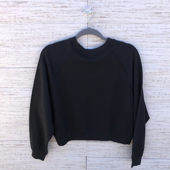 Levi’s Crop Sweater - Picture 3 of 8